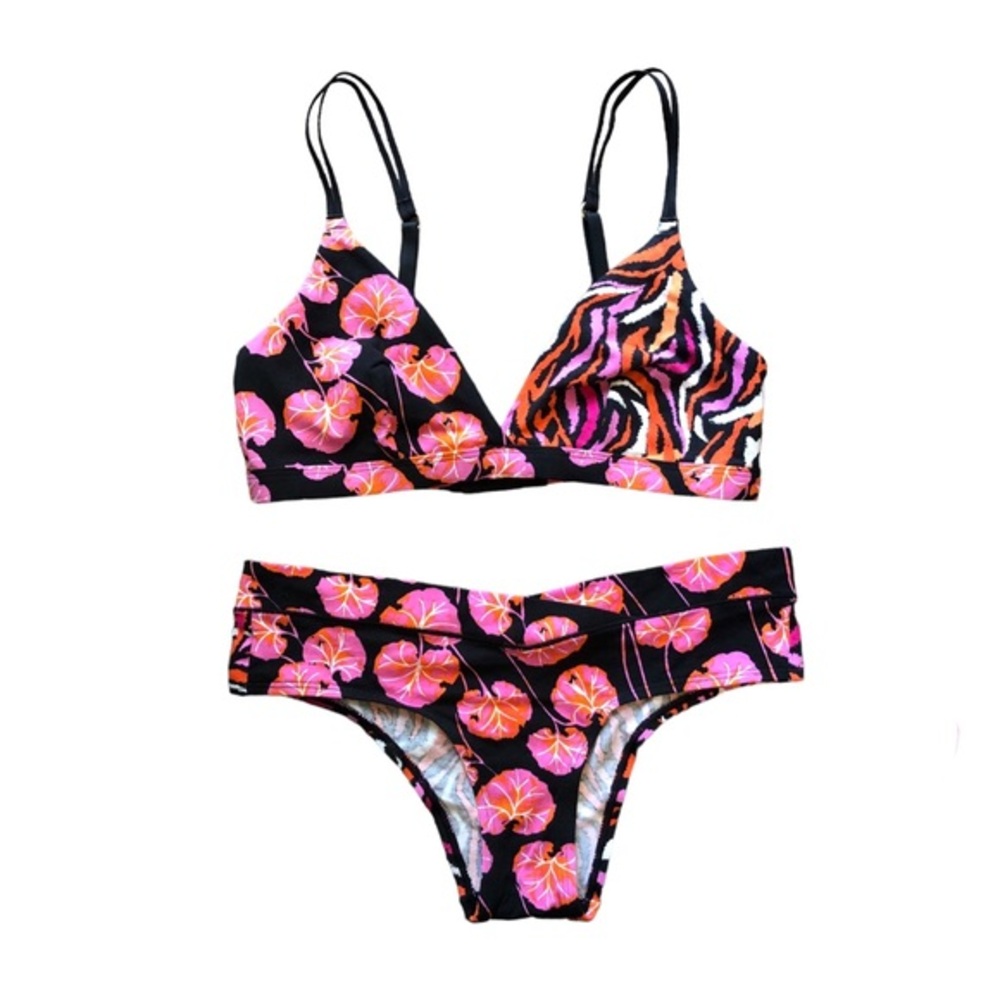 Diane Von Furstenberg DVF X Target Geranium Leaf Disco Zebra Bralette Set